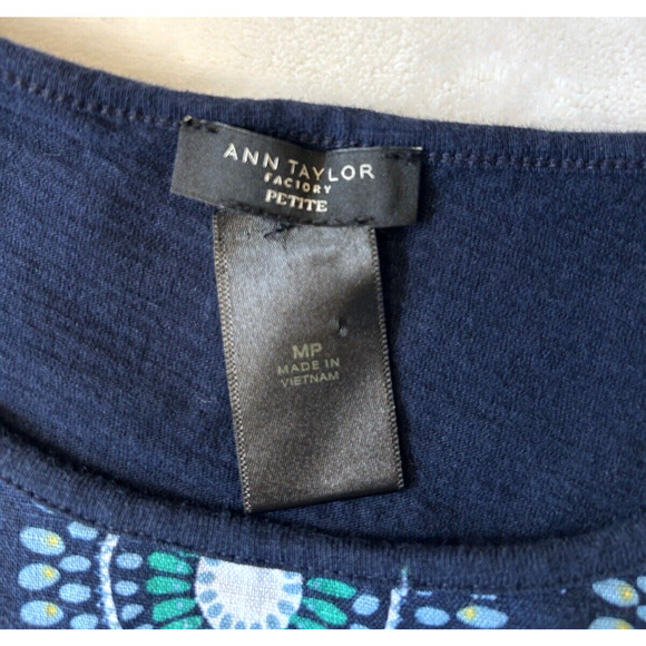 Ann Taylor Women's Short Sleeve Print Top Petite M Linen Blend Blue Embroidered - Picture 5 of 6